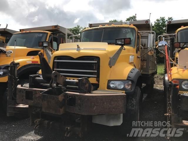 Mack 700 Lâminas de neve e arados
