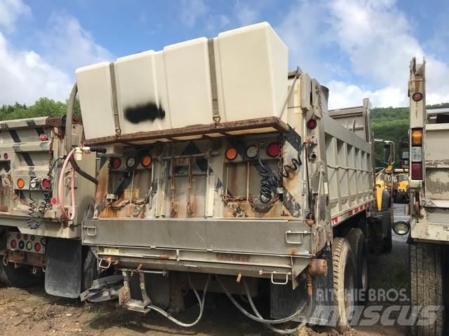 Mack 700 Lâminas de neve e arados