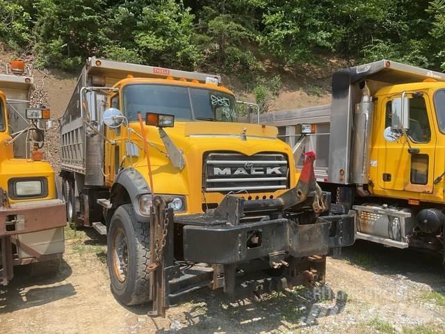 Mack 700 Lâminas de neve e arados