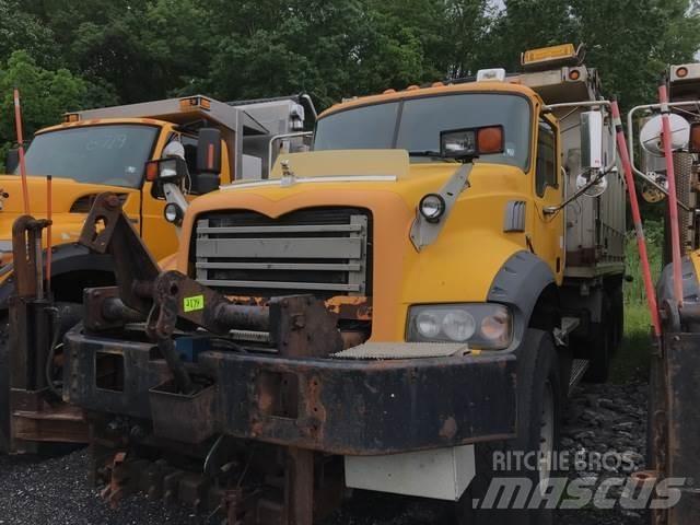 Mack 700 Lâminas de neve e arados