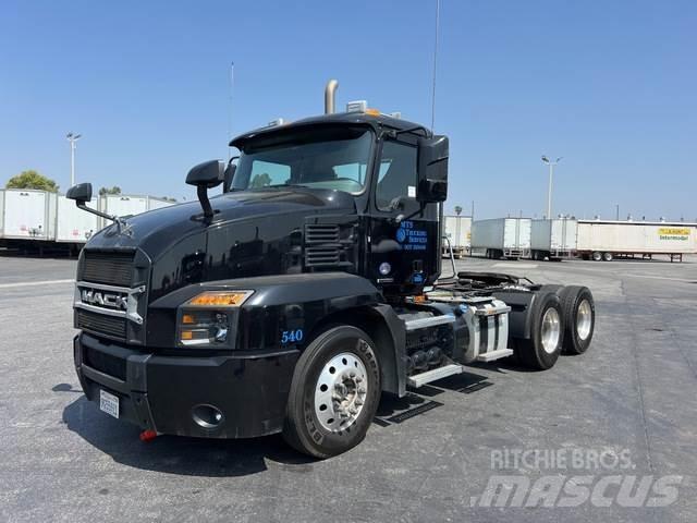 Mack AN64T Tractores (camiões)