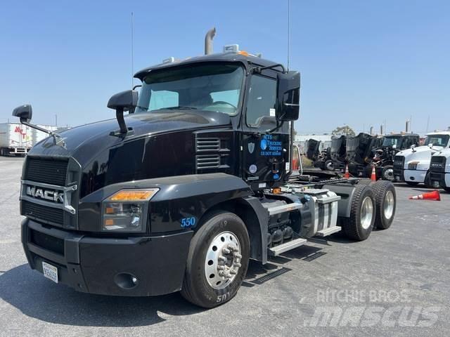 Mack AN64T Tractores (camiões)