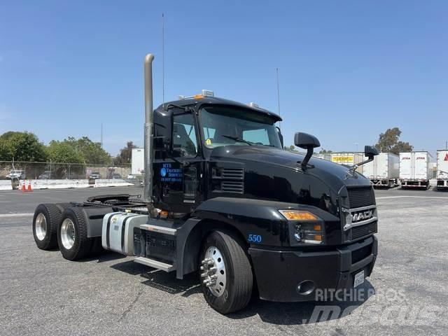 Mack AN64T Tractores (camiões)