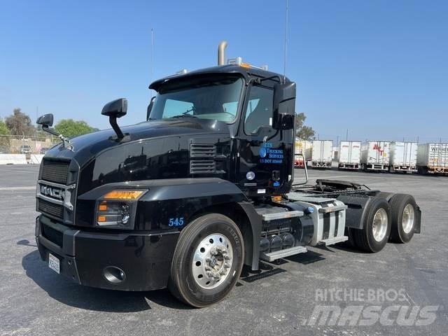 Mack AN64T Tractores (camiões)