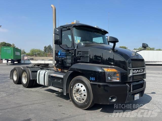 Mack AN64T Tractores (camiões)
