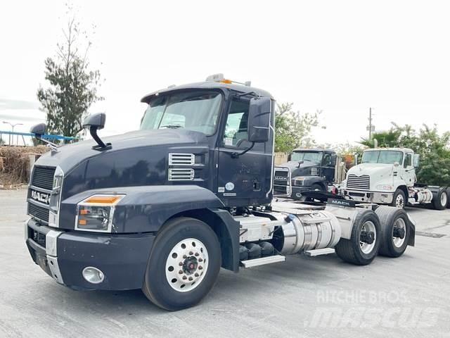 Mack AN64T Tractores (camiões)