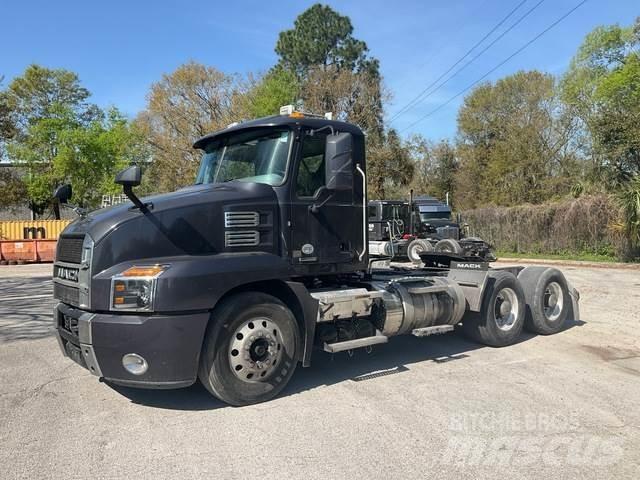 Mack AN64T Tractores (camiões)