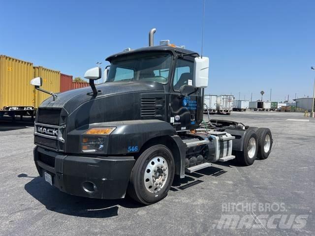 Mack AN64T Tractores (camiões)