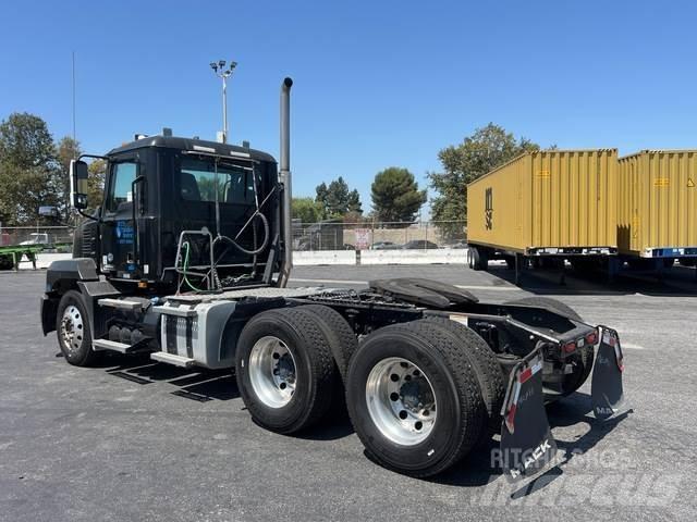 Mack AN64T Tractores (camiões)