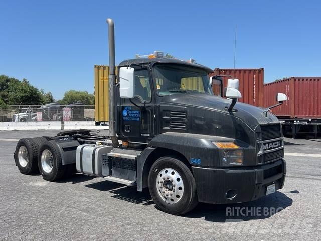 Mack AN64T Tractores (camiões)
