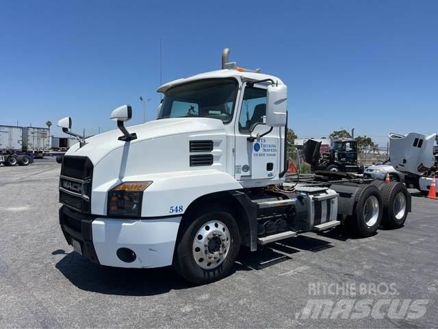 Mack AN64T Tractores (camiões)