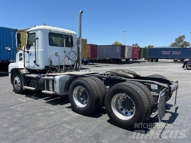 Mack AN64T Tractores (camiões)