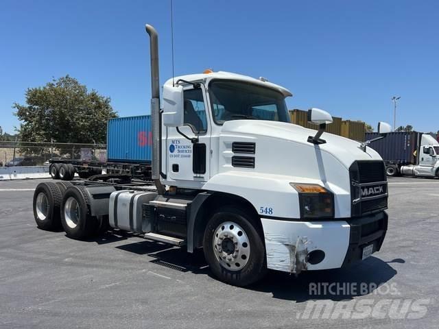 Mack AN64T Tractores (camiões)