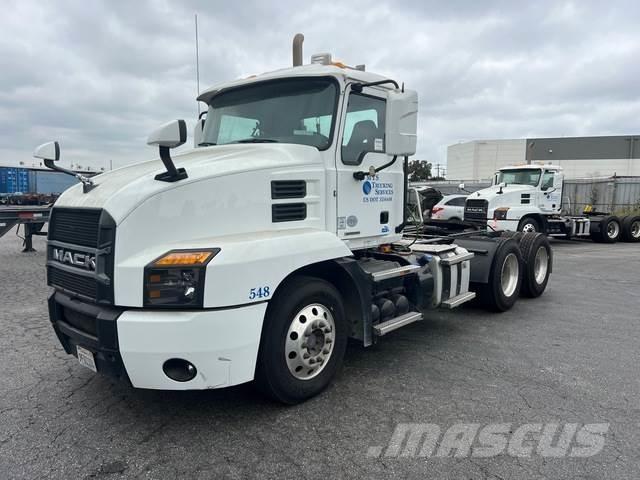 Mack AN64T Tractores (camiões)