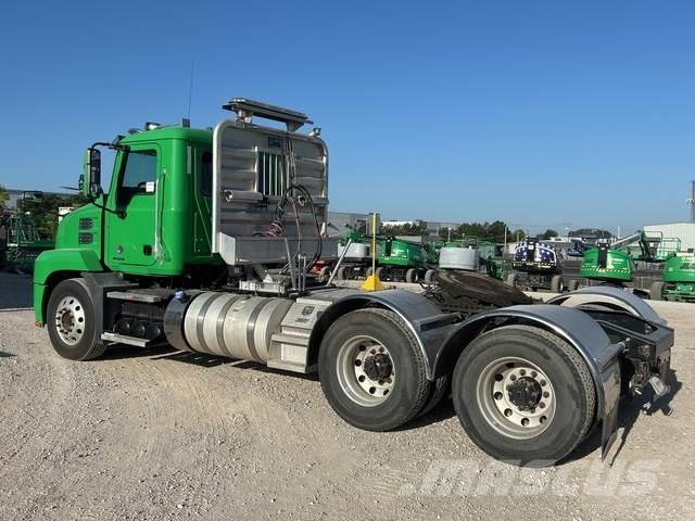 Mack AN64T Tractores (camiões)