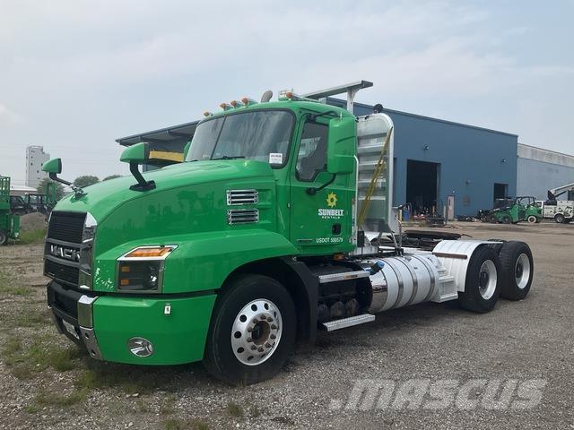 Mack AN64T Tractores (camiões)