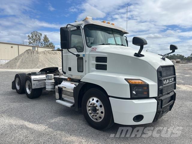 Mack AN64T Tractores (camiões)