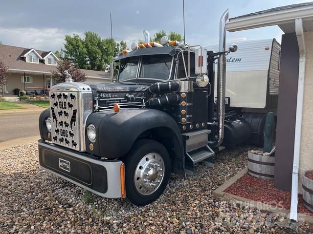Mack B75 Tractores (camiões)