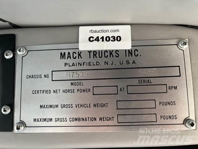 Mack B75 Tractores (camiões)