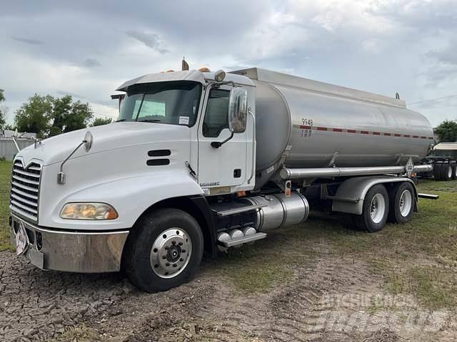 Mack CH613 Camiões-cisterna