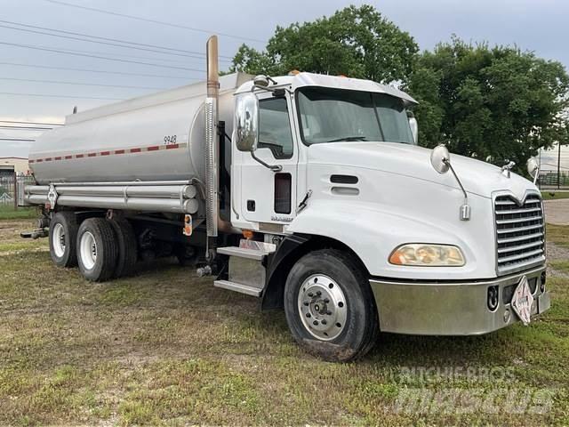 Mack CH613 Camiões-cisterna