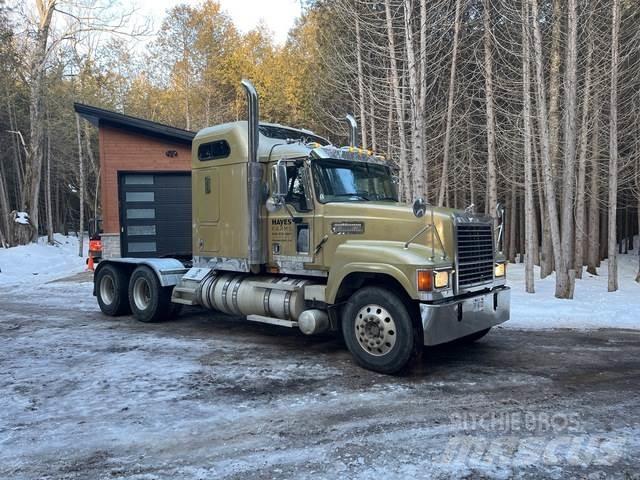 Mack CHN613 Tractores (camiões)