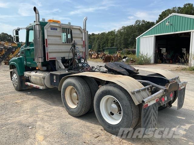 Mack CHN613 Tractores (camiões)