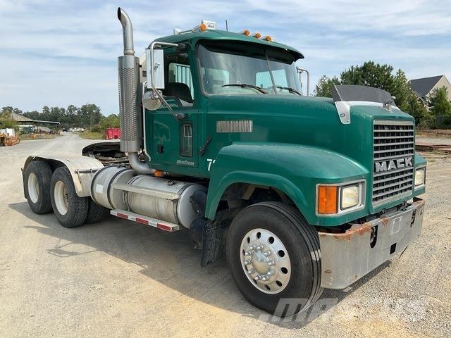 Mack CHN613 Tractores (camiões)