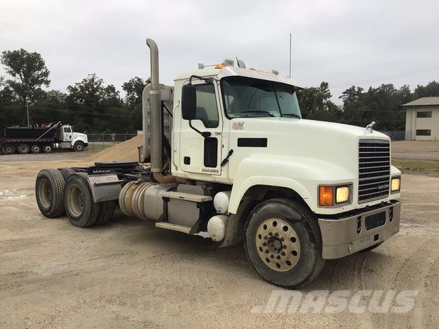 Mack CHU613 Tractores (camiões)