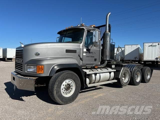 Mack CL713 Tractores (camiões)