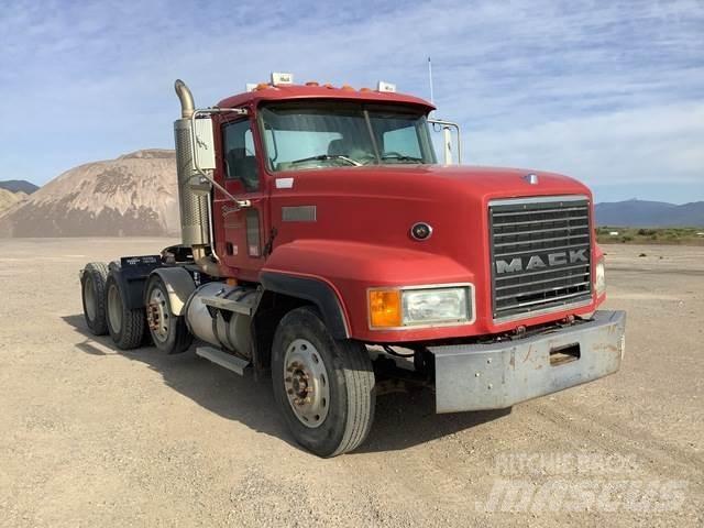 Mack CL733 Tractores (camiões)