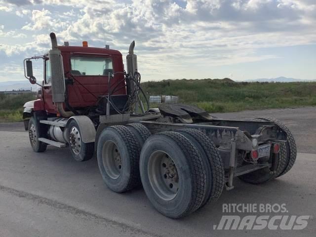 Mack CL733 Tractores (camiões)
