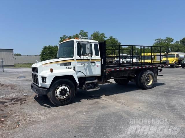 Mack CS300P Camiões estrado/caixa aberta