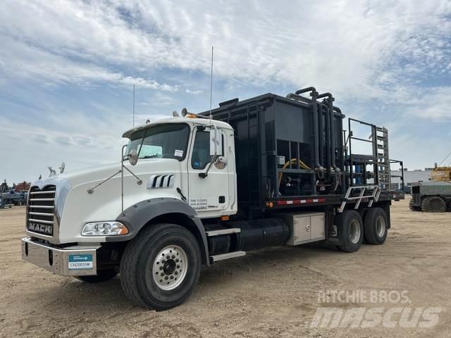 Mack CTR713B Construção - Outros
