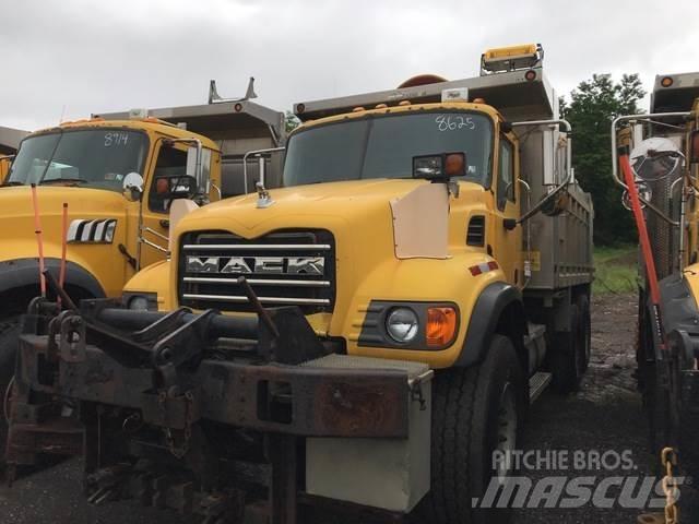 Mack CV700 Lâminas de neve e arados