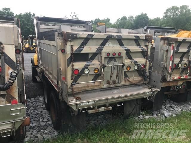 Mack CV700 Lâminas de neve e arados