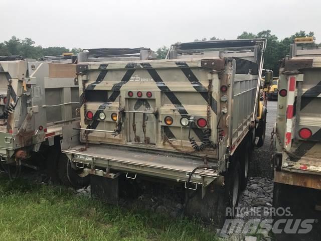 Mack CV700 Lâminas de neve e arados