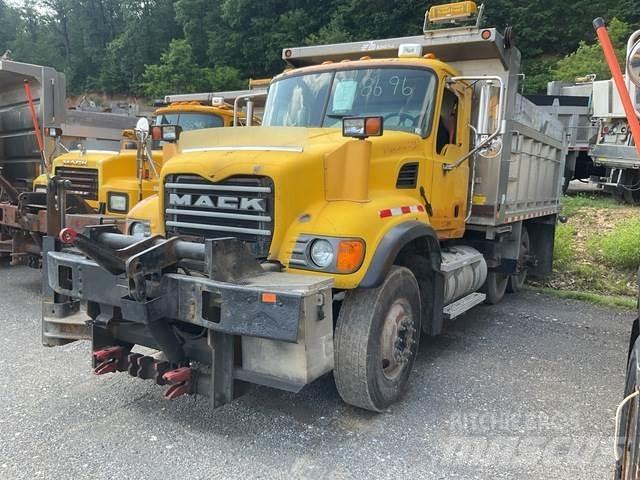 Mack CV700 Lâminas de neve e arados