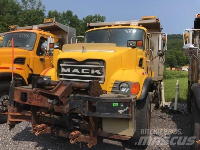 Mack CV700 Lâminas de neve e arados