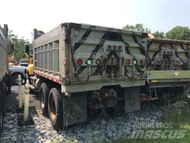 Mack CV700 Lâminas de neve e arados