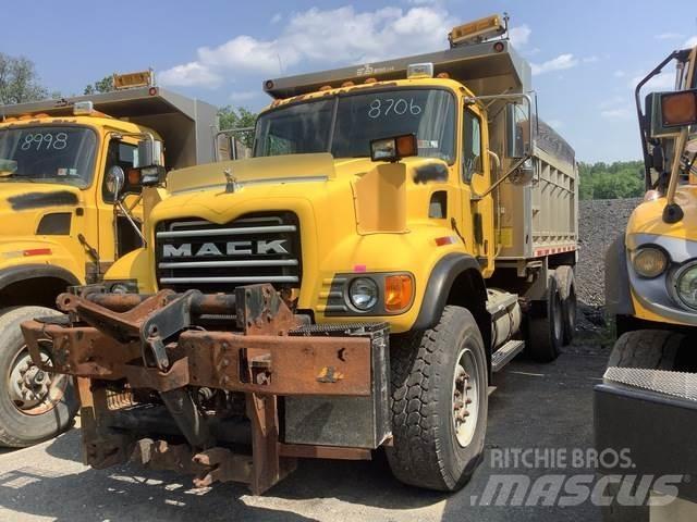 Mack CV700 Lâminas de neve e arados