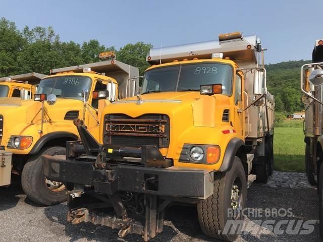 Mack CV700 Lâminas de neve e arados