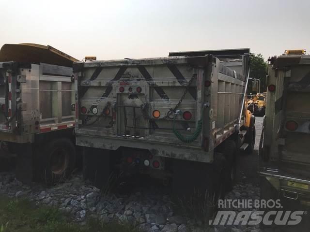 Mack CV700 Lâminas de neve e arados