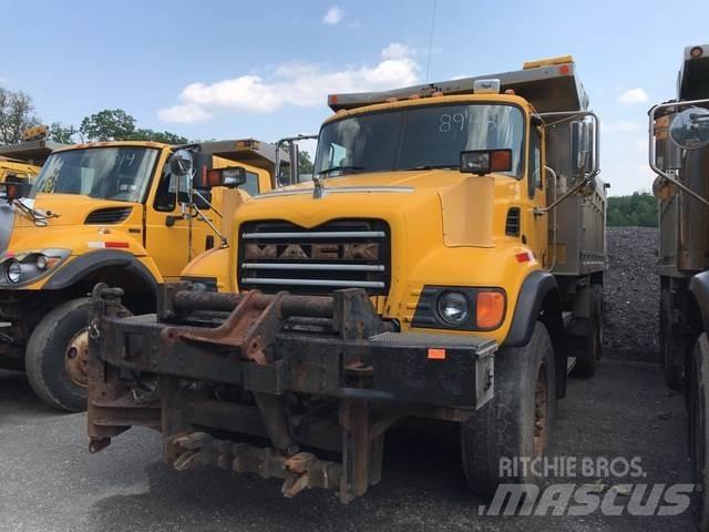 Mack CV700 Lâminas de neve e arados