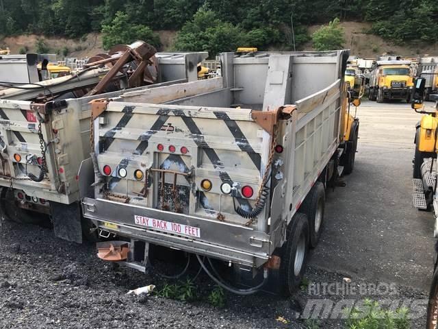 Mack CV700 Lâminas de neve e arados