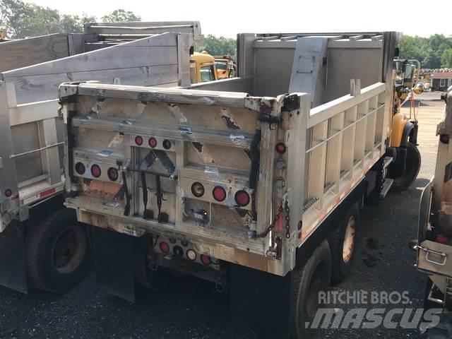 Mack CV700 Lâminas de neve e arados