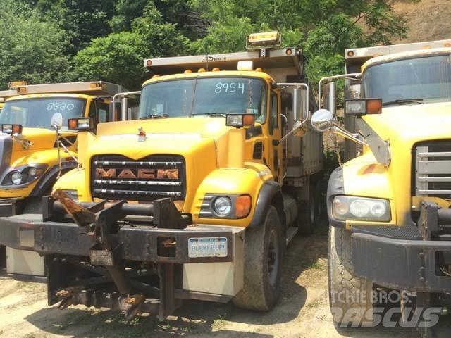 Mack CV700 Lâminas de neve e arados