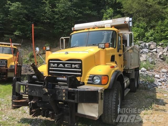 Mack CV700 Lâminas de neve e arados