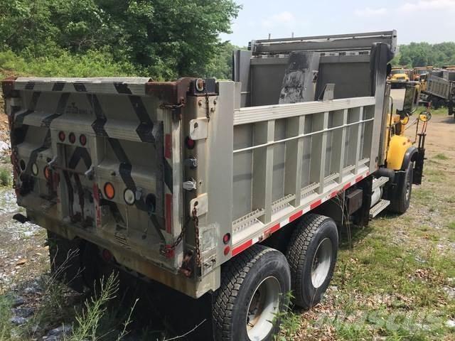 Mack CV700 Lâminas de neve e arados