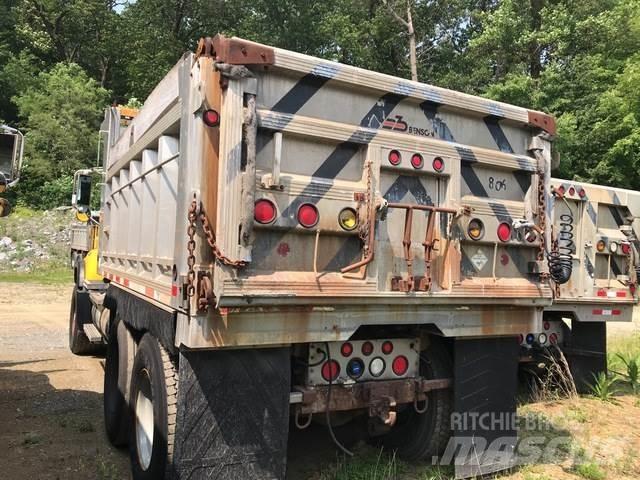 Mack CV700 Lâminas de neve e arados